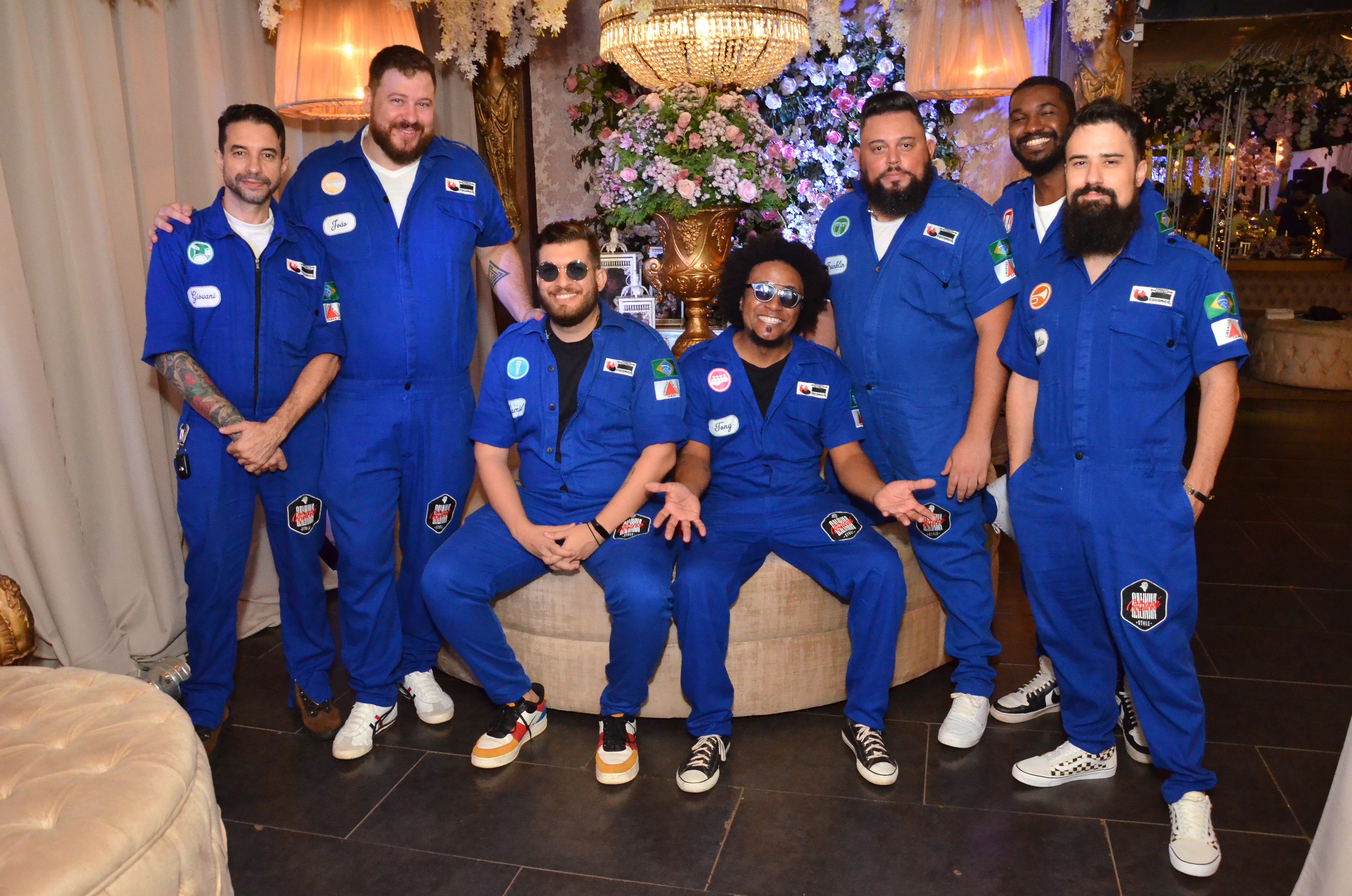 A Banda Mané Galinha, literalmente, fez o show na noite de lançamento da revista Mulheres.