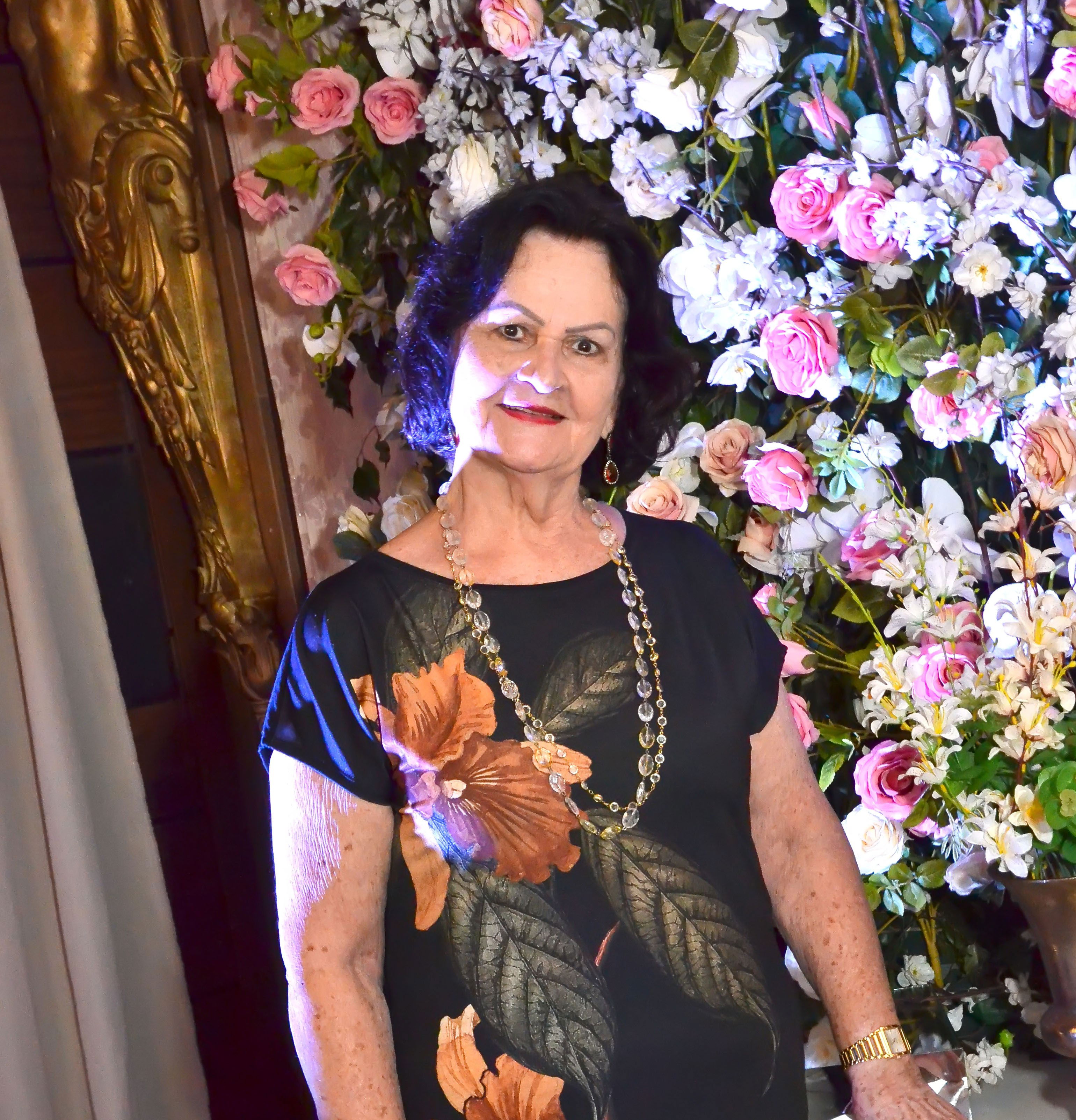 Querida Lovani Fischer, colunista da revista Mulheres no evento de lançamento no Parthenon Vip, segunda-feira (31).   