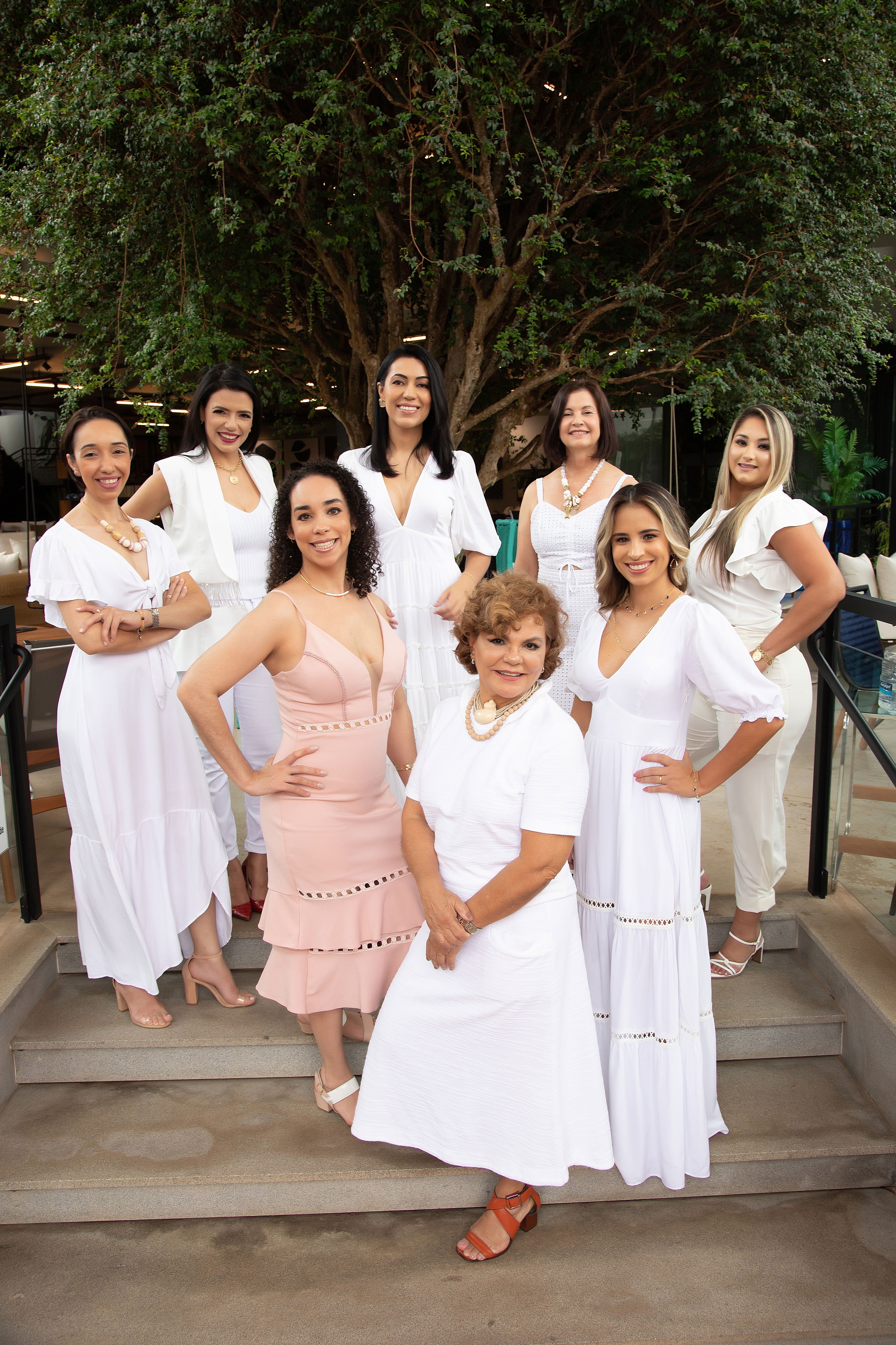 Lorenna Melo Silva, Fabíolla Rodrigues Barros, Anna Karoliny Rodrigues Silva,  Alessandra Camargos, Jane da Fonseca, Tina Peixoto, Jordania Costa e Pollyanna Patricia Moreira. Foto: Arthur Matos. Cenário: Design Center