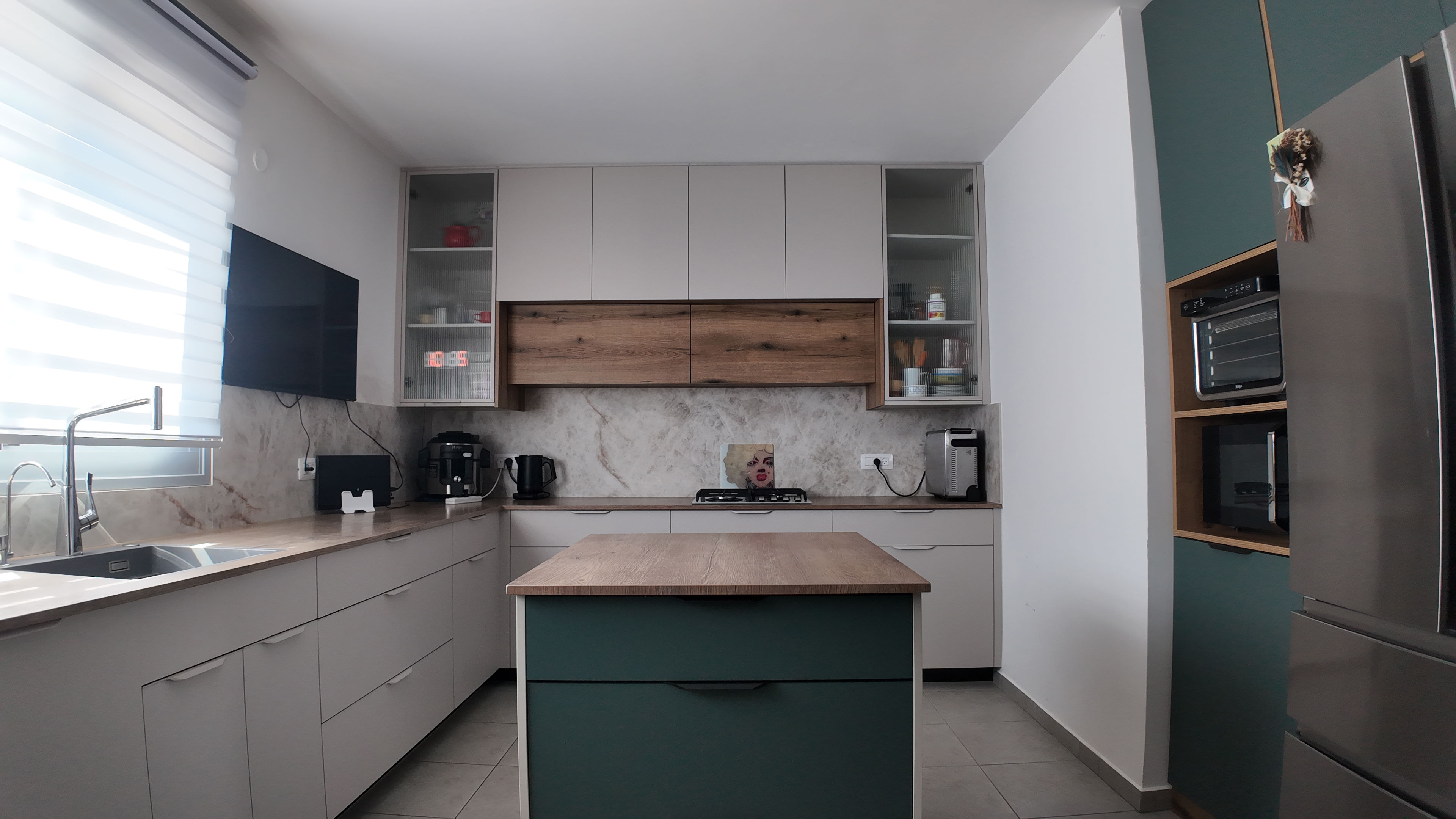 Custom made modern kitchen