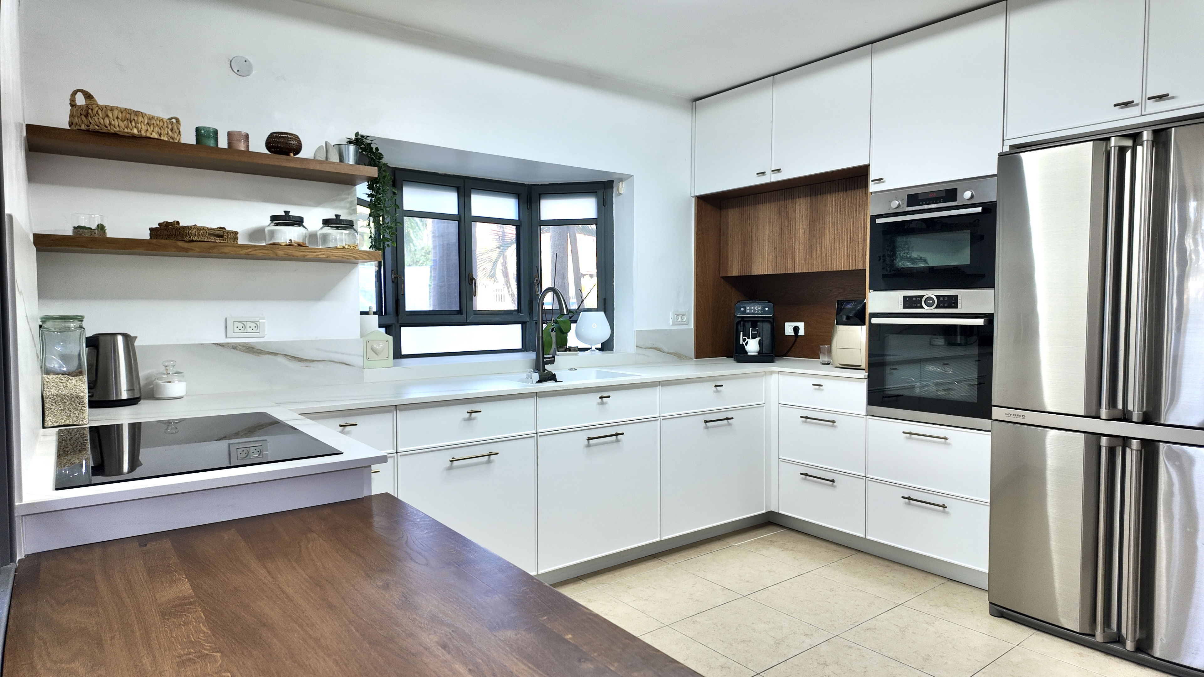 Custom made modern kitchen