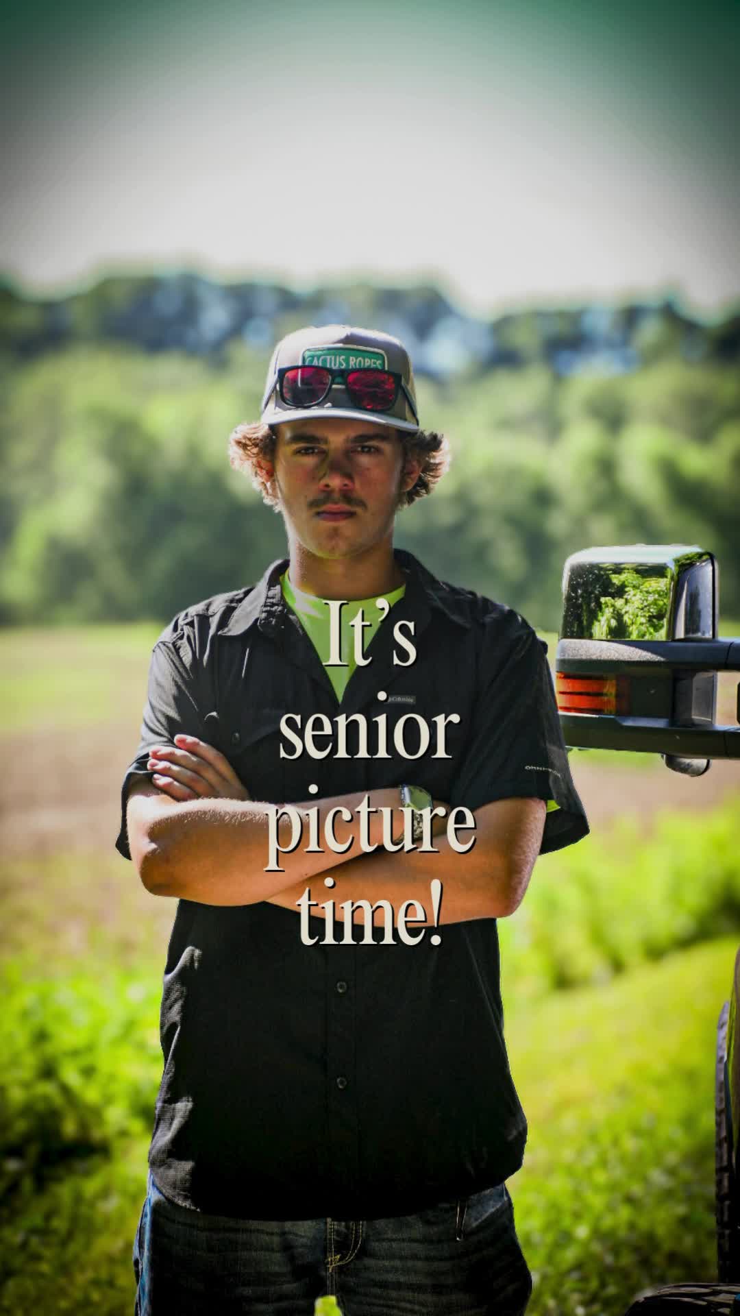 It's Senior Portrait Time! thumbnail