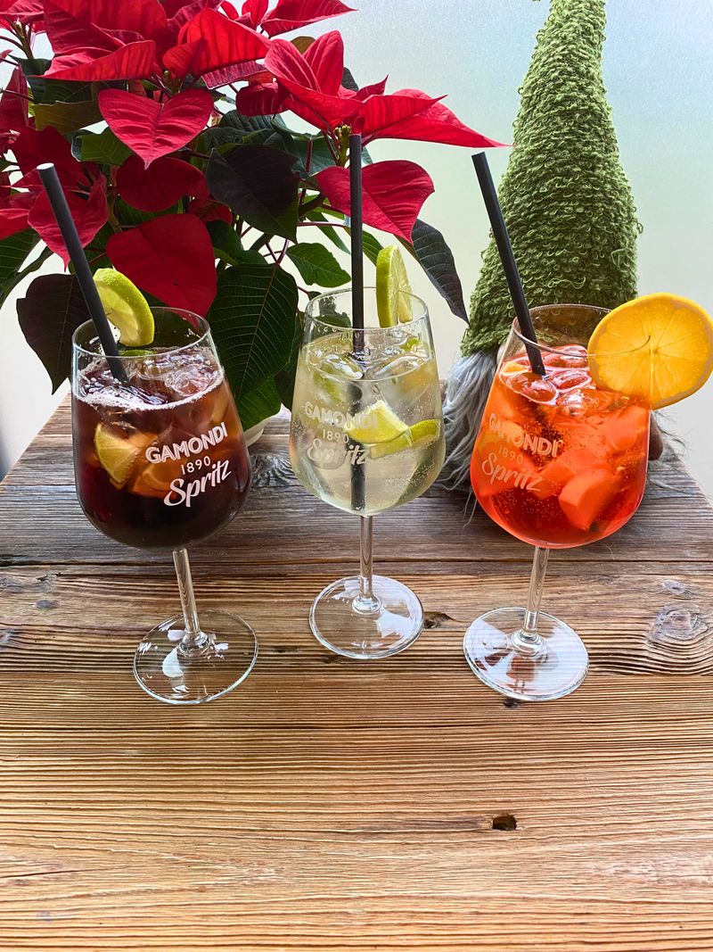 Aperol Spritz z lodem i pomarańczą 0%