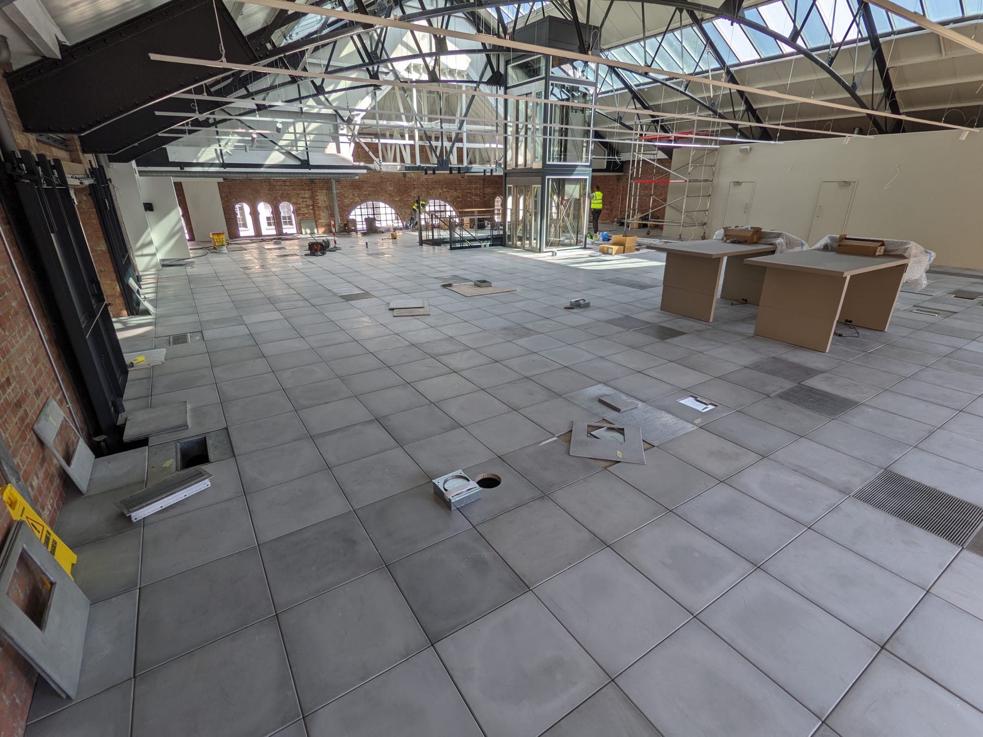 440m2 of concrete tiling to access floor