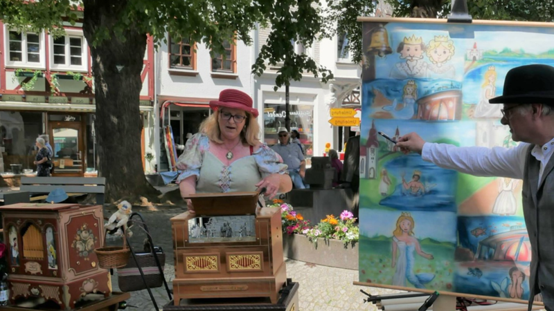 IM GESPRÄCH MIT DREHORGELSPIELERINNEN UND DREHORGELSPIELERN