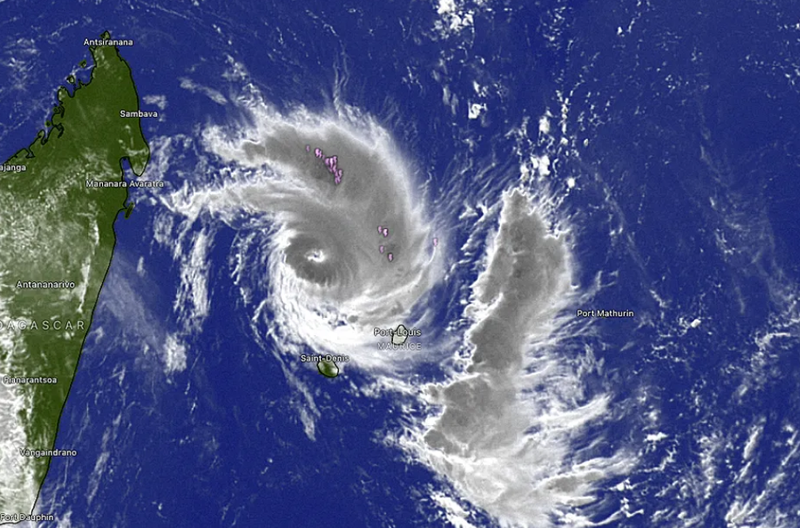 Cyclone Garance puissant et violent