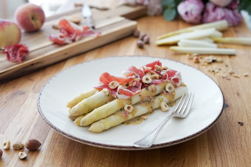 Asperges blanches d’Alsace (600gr brut), aux deux sauces (gribiche et mayonnaise)