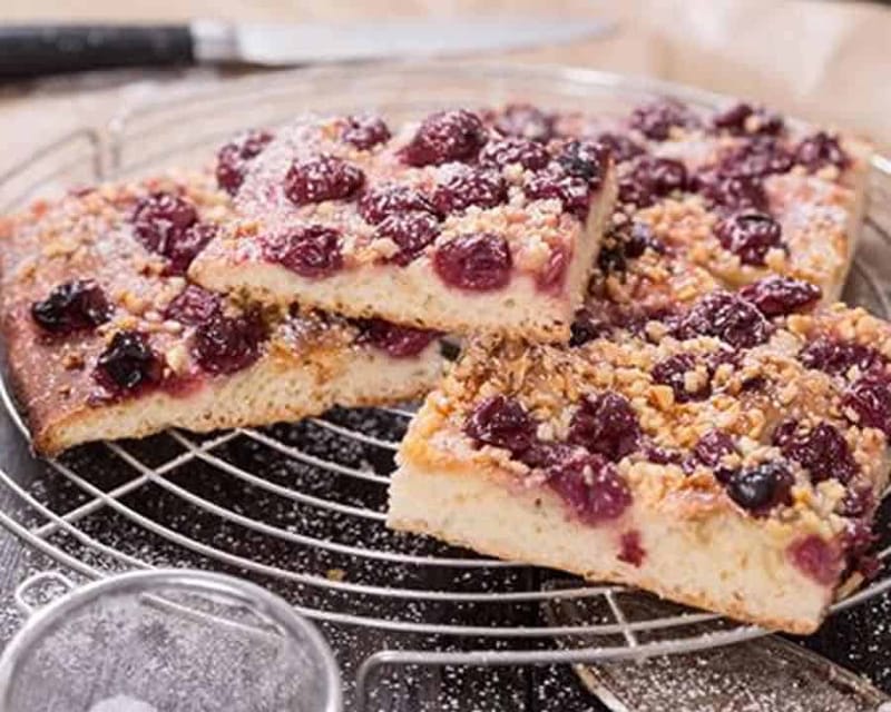 Bettelmann à la cerise, crème Anglaise