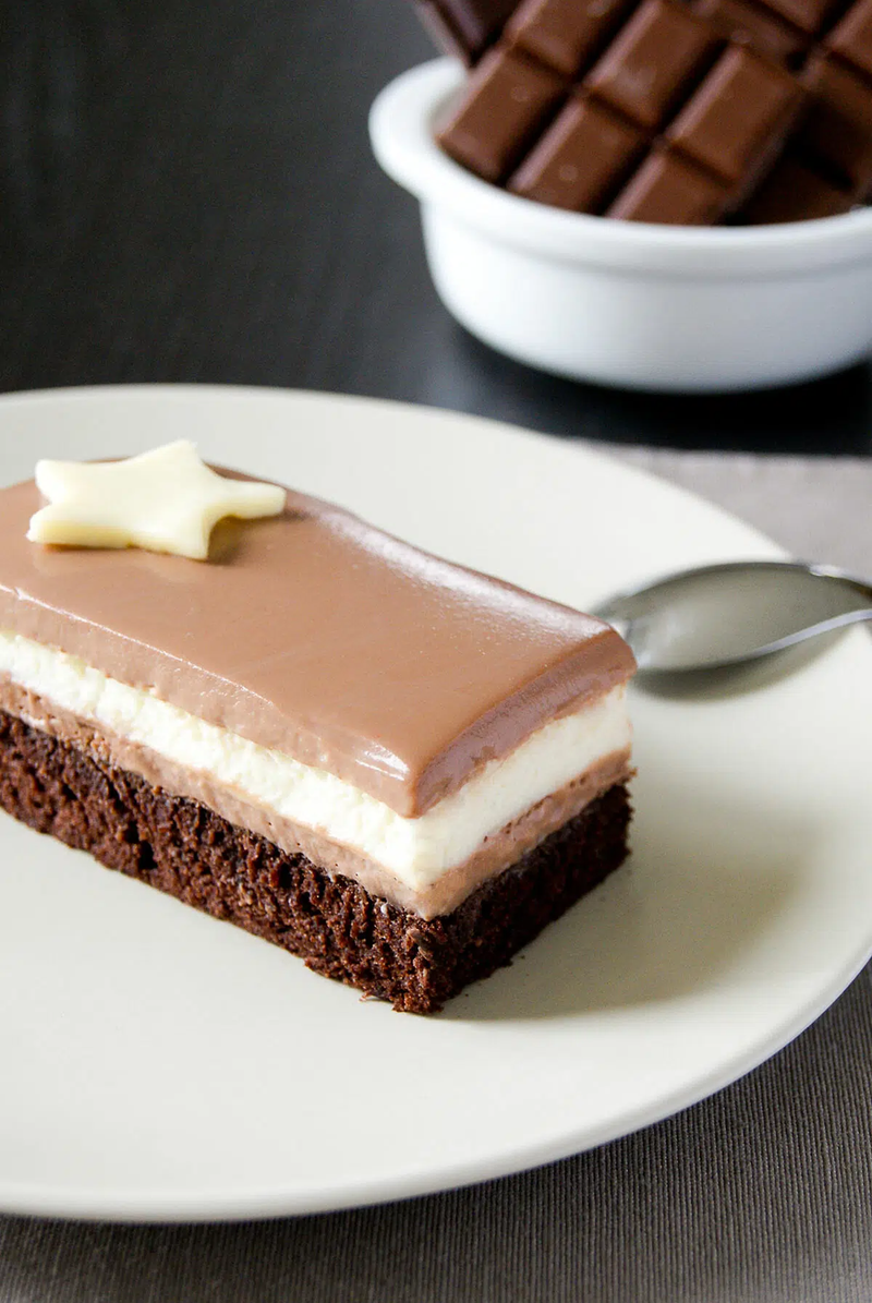 Entremet aux trois chocolats, crème anglaise