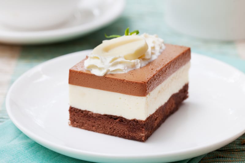 Entremet aux trois chocolats et crème anglaise