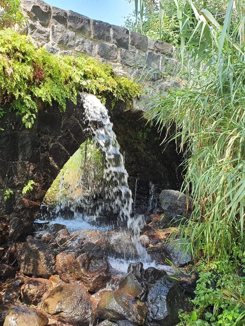 Гуляем по Голанам. На встречу водопадам - дорогой акведуков - 10 км средний.