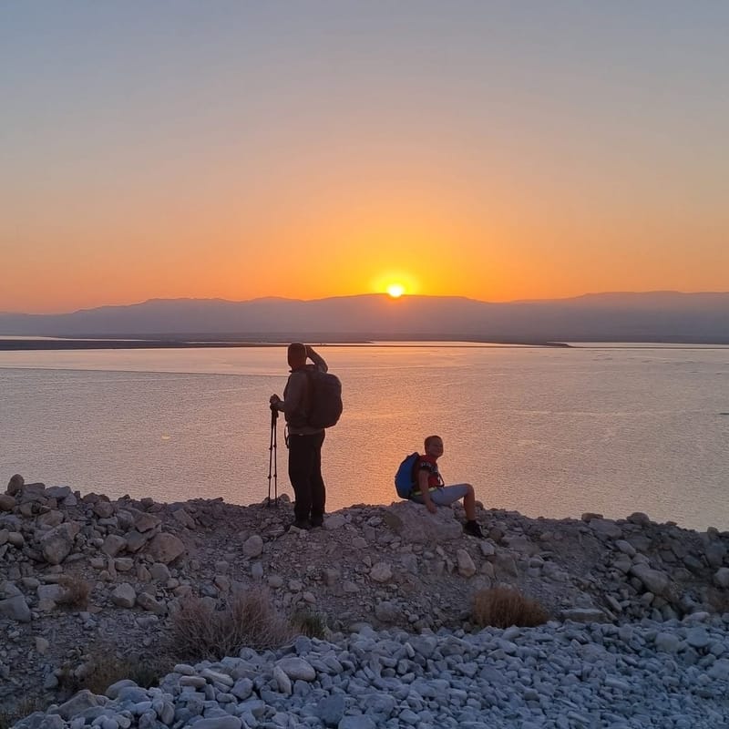 Навстречу луне и солнцу- ночной трек в Иудейской пустыни-12-14 км, средний.