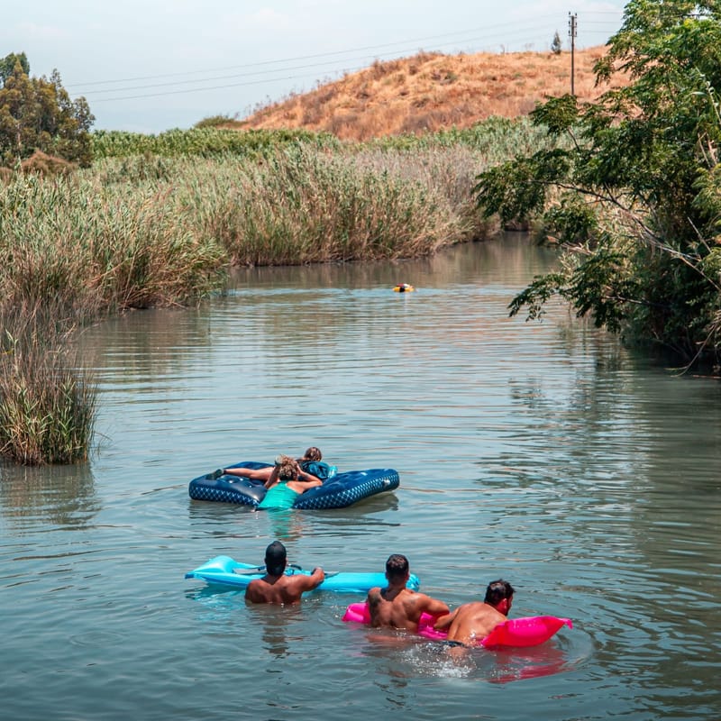 Мокрый маршрут для всей семьи Нахаль Кибуцим и ручей  Шокек - 8-10 км.