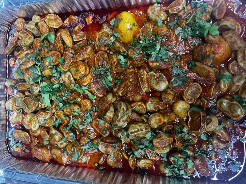 פול אדום ברוטב