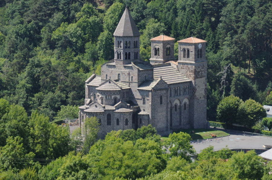 Amigos del Románico. Iglesia de Saint-Nectaire. Foto: Raimond Spekking