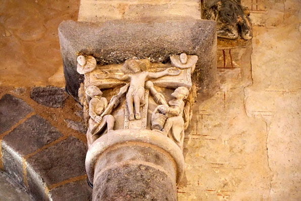 Amigos del Románico. Iglesia de San Esteban. Crucifixión(Foto: Alfonso Crespo)