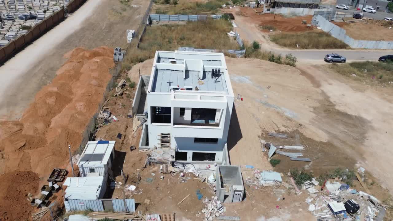 סיום הבנייה- 08/2024