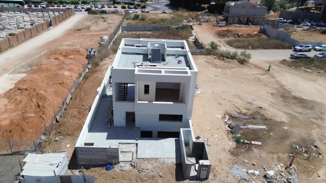 סיום הבנייה- 08/2024