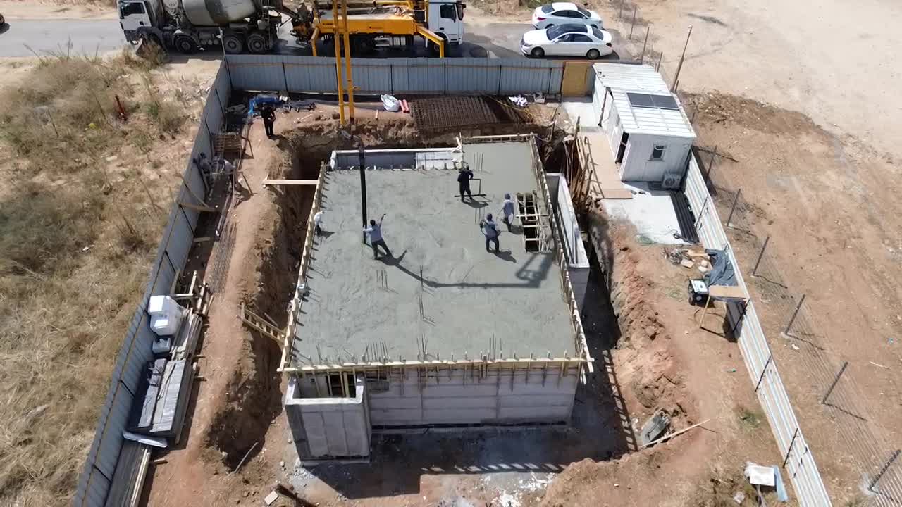 שלב יציקת רצפת קומת הקרקע