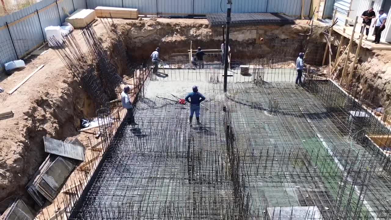 שלב יציקת רצפת המרתף