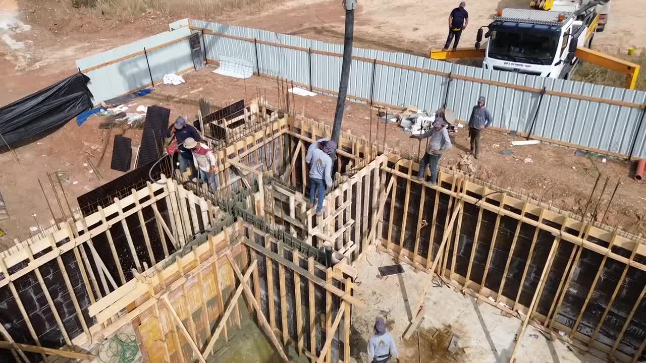 שלב בניית מעטפת המרתף