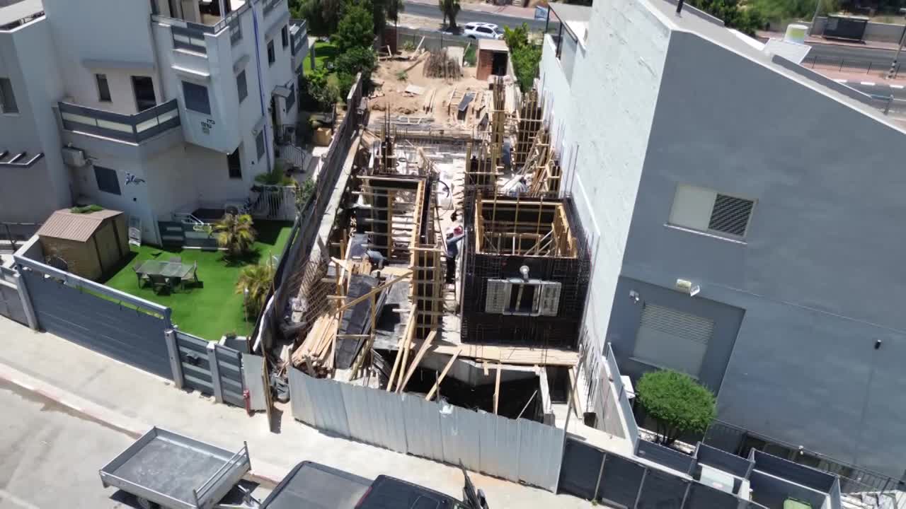 יציקת רצפת קרקע 