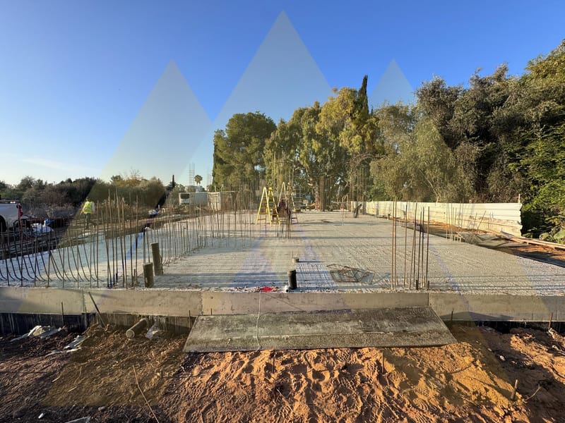 12/2024- יציקת רצפת קרקע 