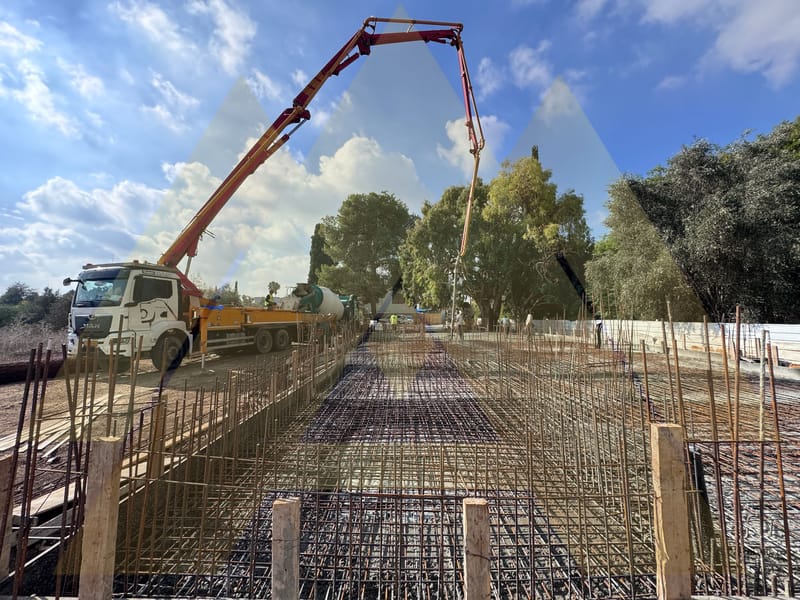 12/2024- יציקת רצפת קרקע 