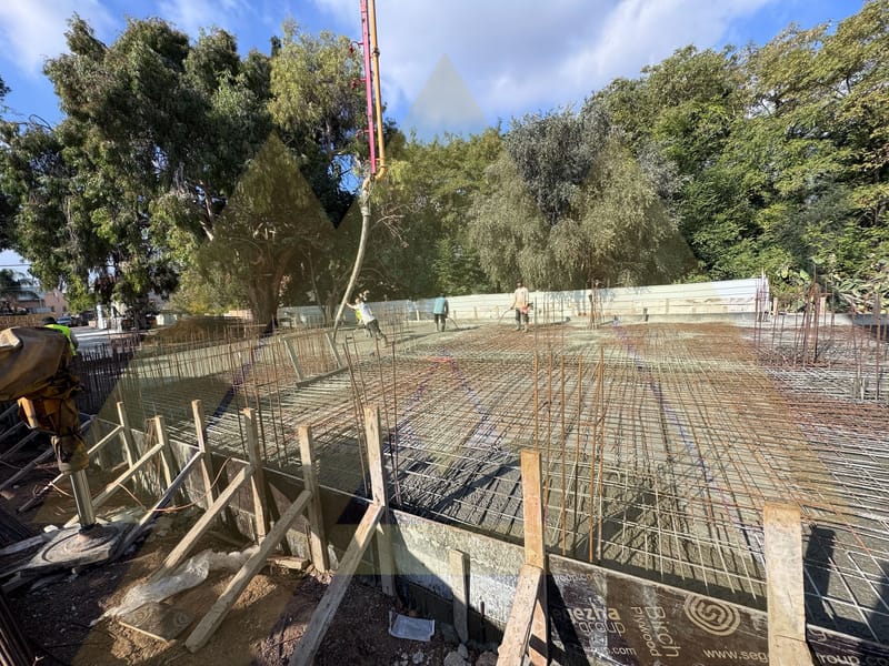 12/2024- יציקת רצפת קרקע 