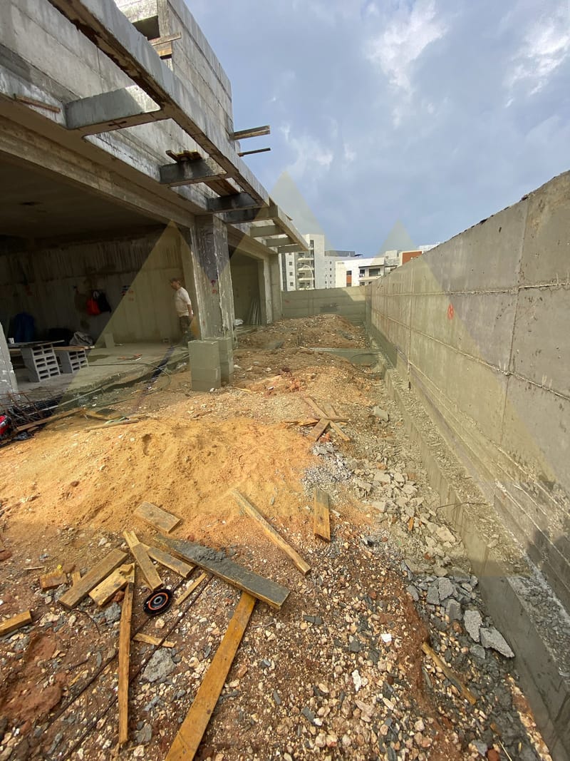 12/2024- יציקת חומות