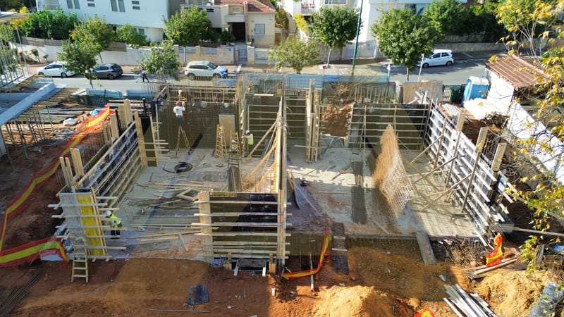 10/2024 - יציקה קומת הקרקע