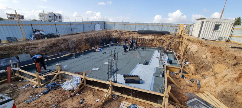 שלב יציקת רצפת המרתף