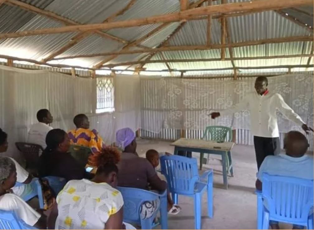 A trainer training participants of Nyando project