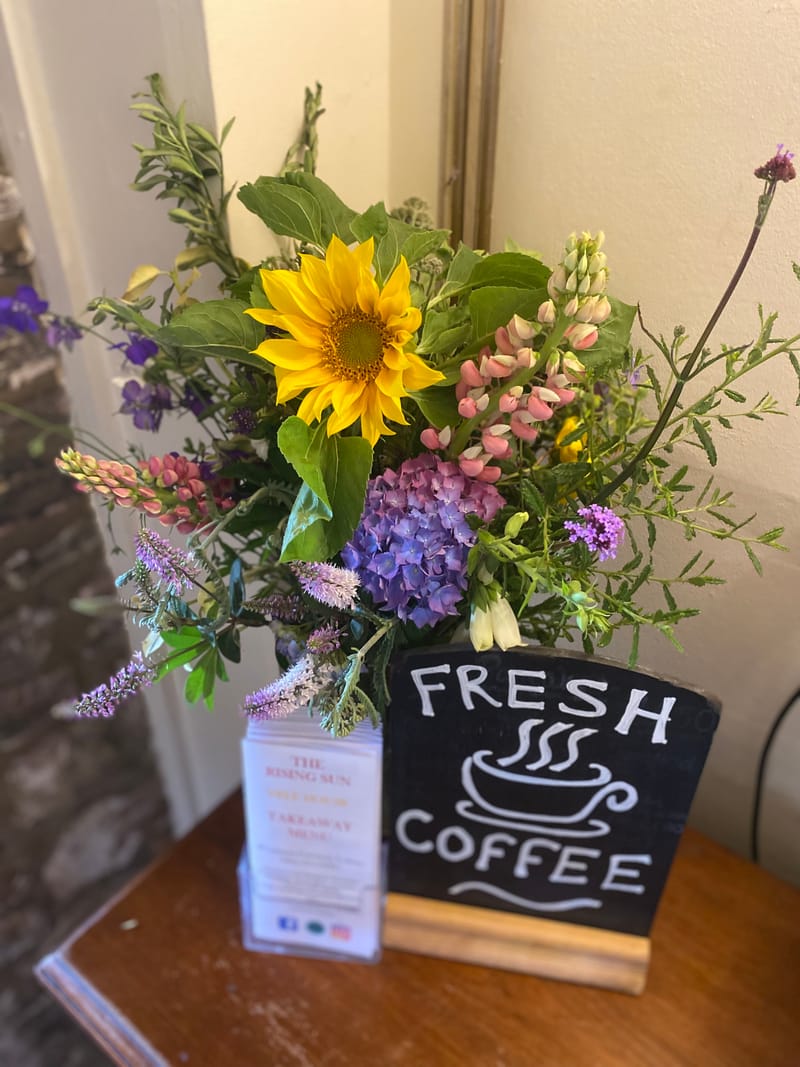 Weekly delivered bucket assortment .