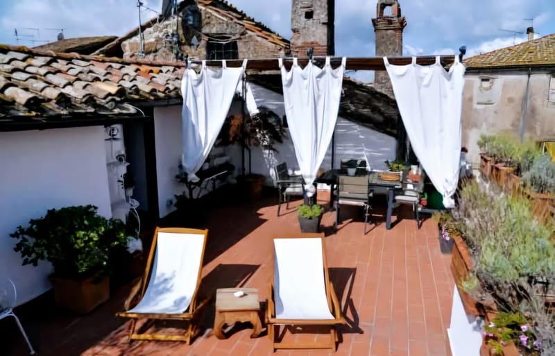Magnificent penthouse duplex in the historic city. (Sutri Vt)
