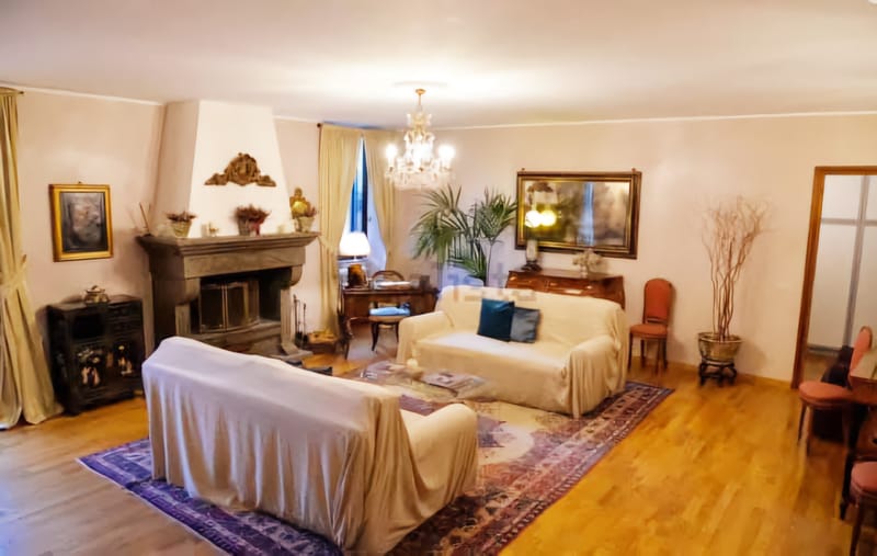 Magnificent penthouse duplex in the historic city. (Sutri Vt)