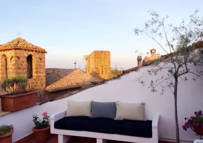 Magnificent penthouse duplex in the historic city. (Sutri Vt)