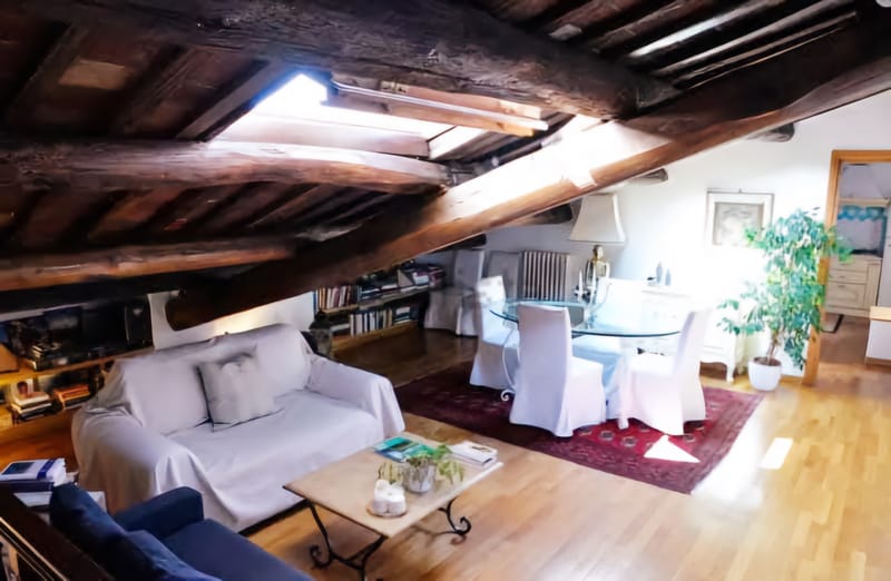 Magnificent penthouse duplex in the historic city. (Sutri Vt)