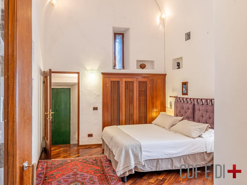 For lovers of the historical charm of small towns : (Viterbo area)