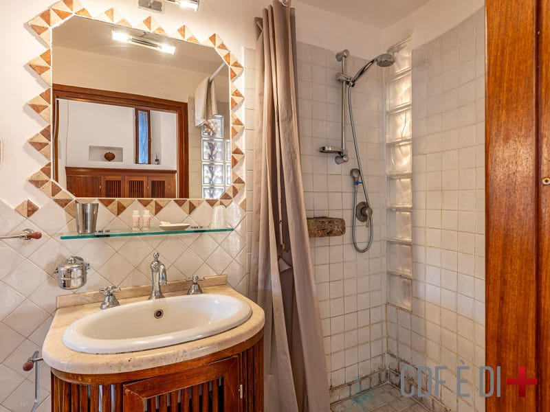 For lovers of the historical charm of small towns : (Viterbo area)