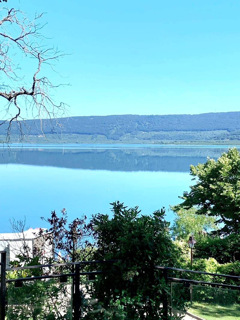 Villa on the lake , 40km for Rome