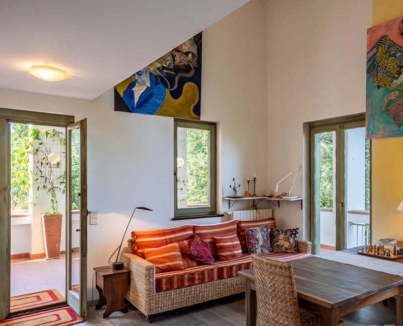 וילה מדהימה למכירה מול האגם בלאציו 