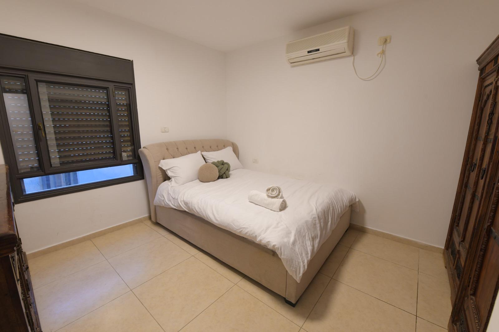 וילה ענקית מפנקת מותאמת למשפחות נמצאת בשכונת השחמון בפירות