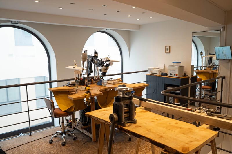 Le lexique de la joaillerie : guide complet par votre bijoutier à Romans-sur-Isère