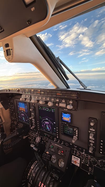 A Cirurgia de Endometriose é como a Aviação: Uma Analogia para Explicar Segurança e Técnica