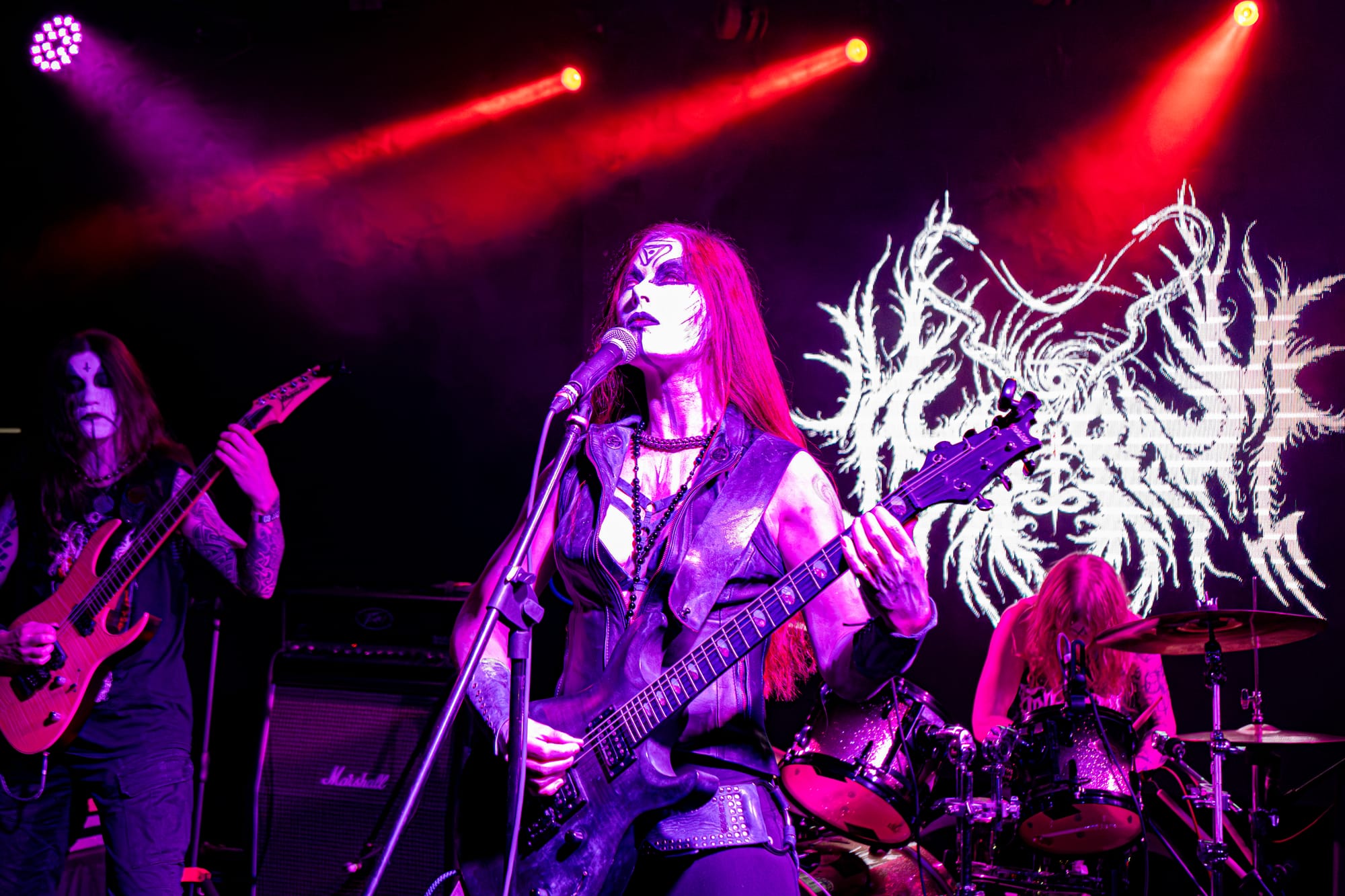 Asagraum Encantó Guadalajara con su Black Metal en el C3 Rooftop