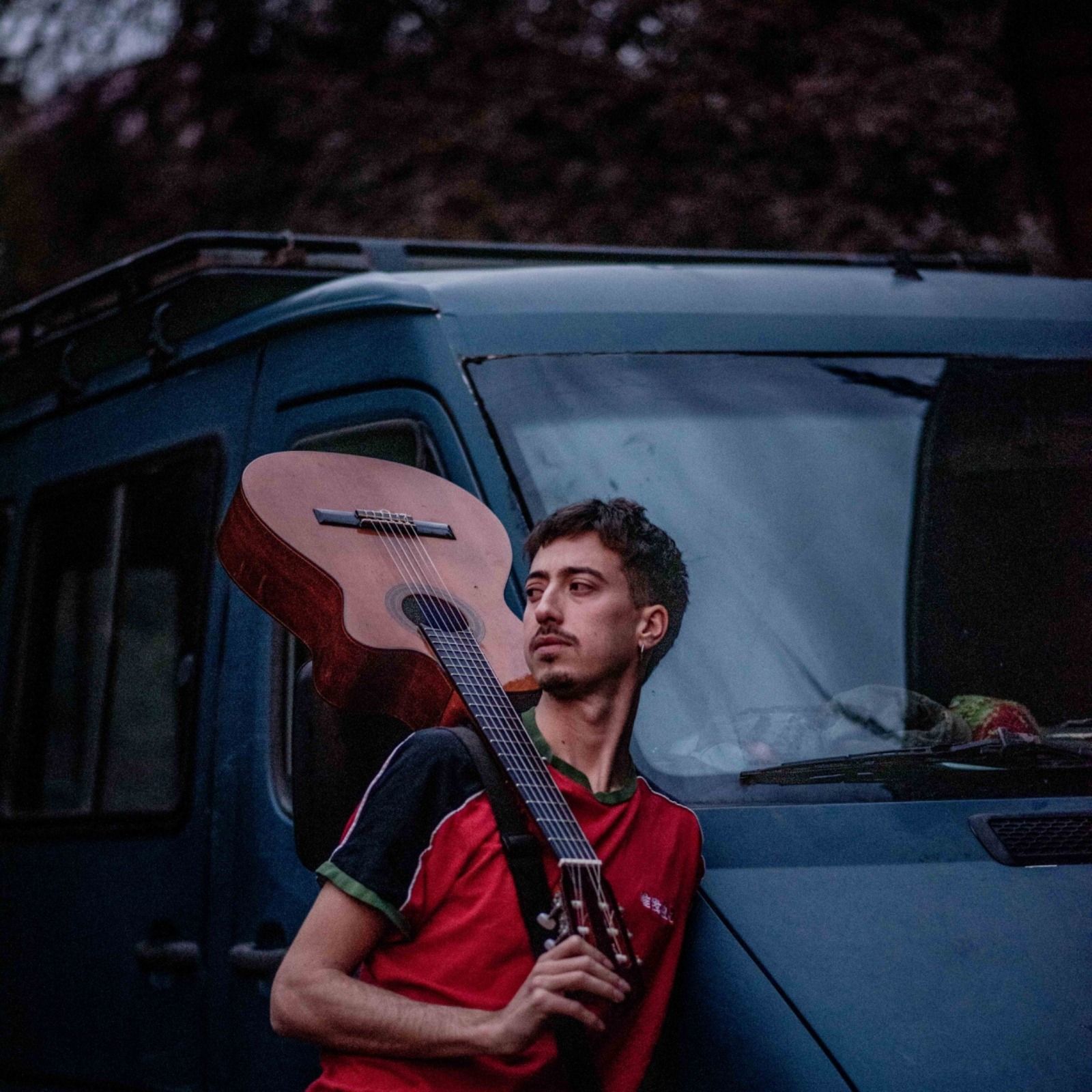 Clemente Verdugo: La 'Música Popular Libre' del Trovador sin Fronteras