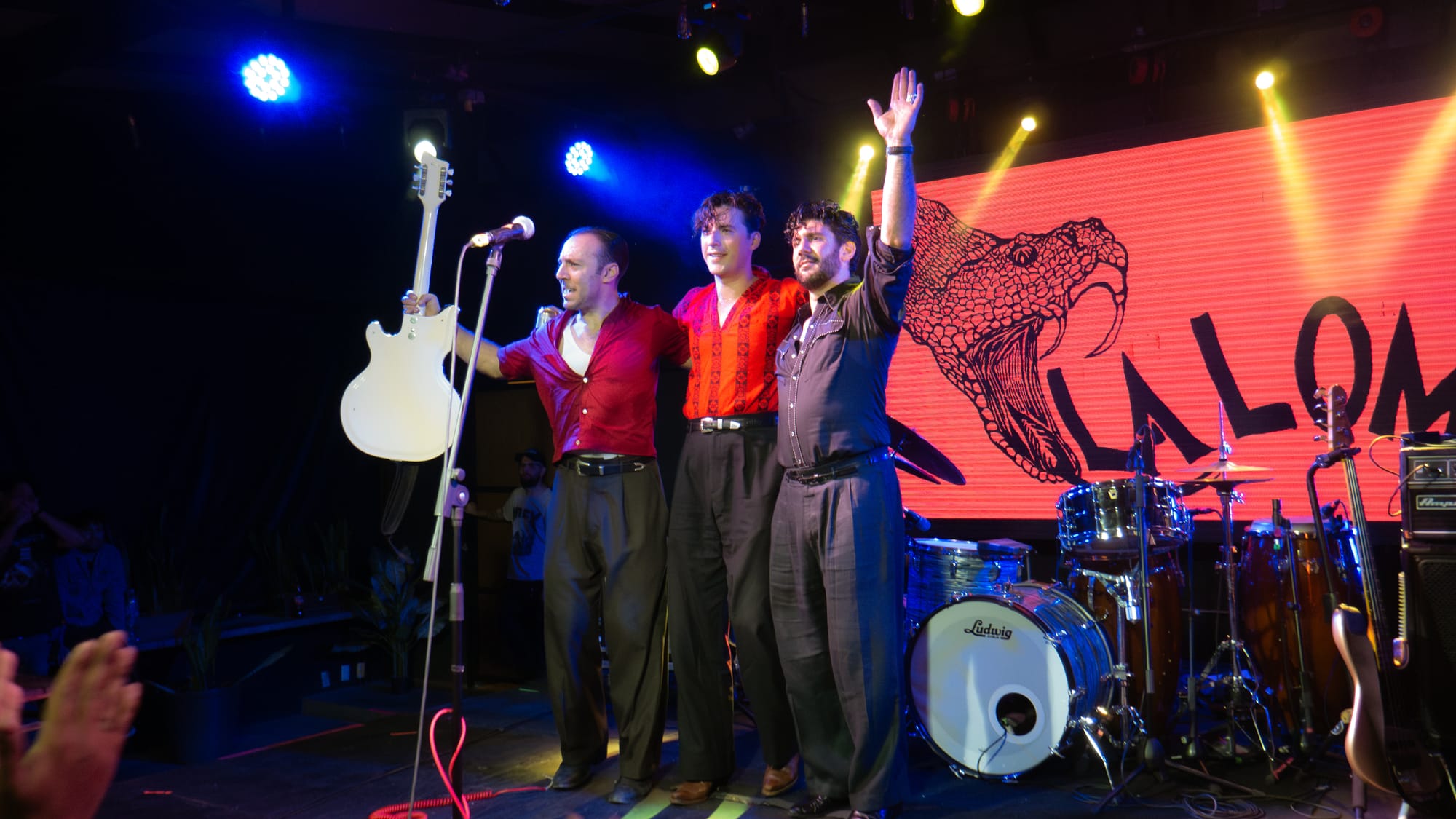 LA LOM: Una completa fiesta