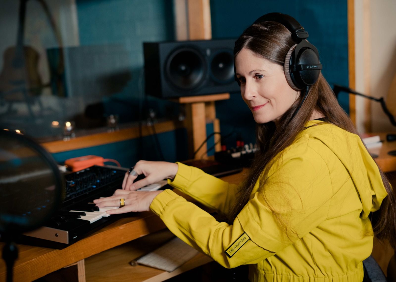 Cielo Pordomingo presenta “Painkillers”: una reflexión sonora sobre el dolor y la búsqueda del alivio inmediato