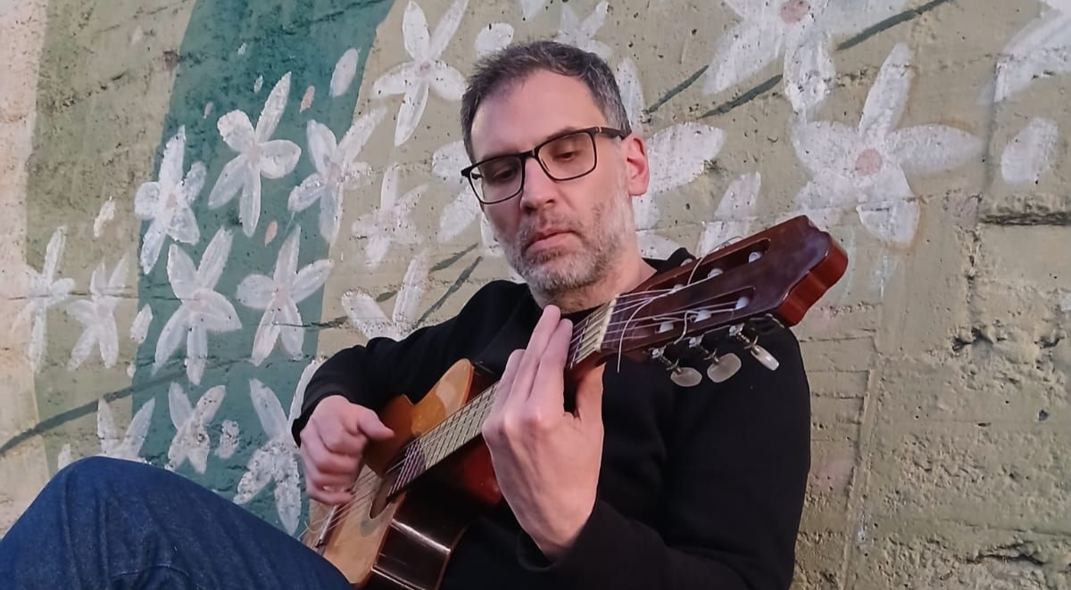 “Trepando Cielos”: bohemia acústica desde Argentina